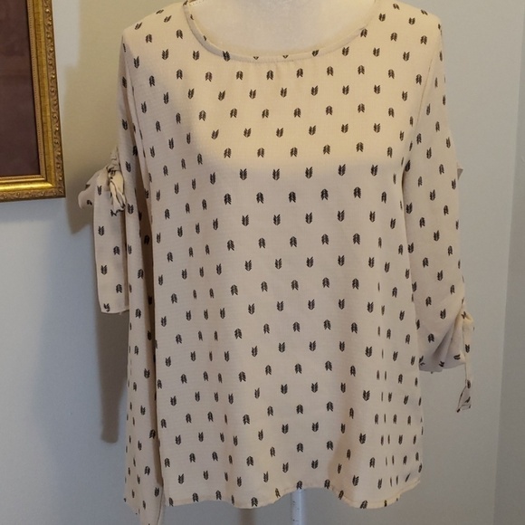 Le Lis Scoop Neck Loose Top Tan EUC Large USA Made Tie Up Sleeves - Picture 9 of 9